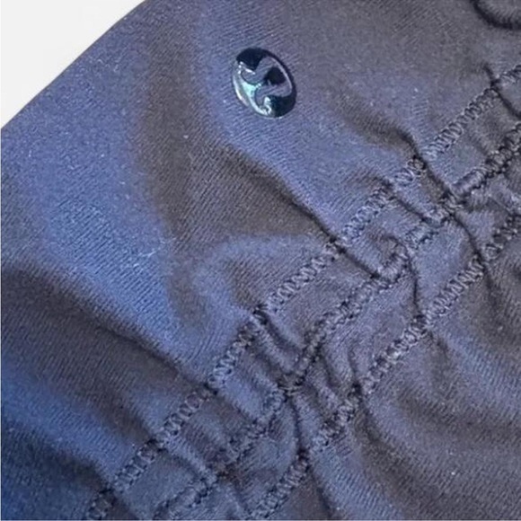 ➰ Lululemon Wunder Under Stirrup Leggings~Women’s 4~Black~High-Rise~Ruched Legs - Picture 8 of 10